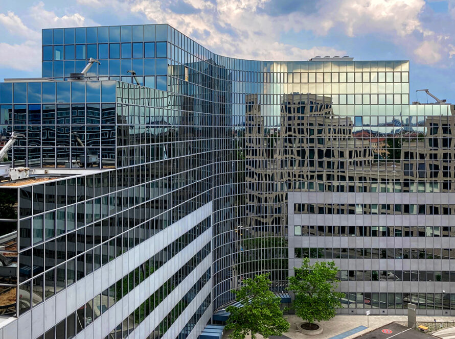 Unternehmensstandort von Capital Bay am Berliner Sachsendamm, modernes Bürogebäude in zentraler Lage